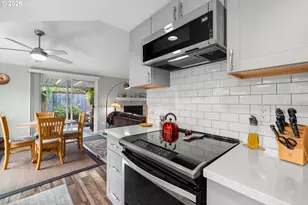 14926 NE Eugene St, Portland, OR 97230 - Photo 8