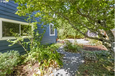 4546 NE 78th Pl, Portland, OR 97218 - Photo 32