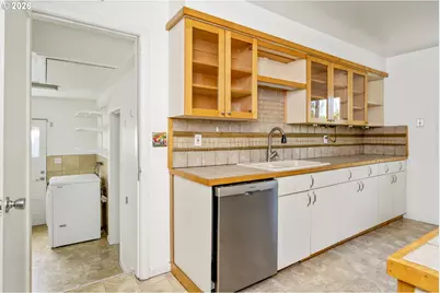 4546 NE 78th Pl, Portland, OR 97218 - Photo 14
