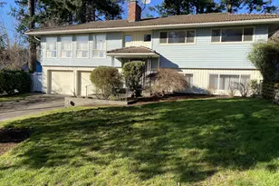 4115 SW Iowa St, Portland, OR 97221 - Photo 2