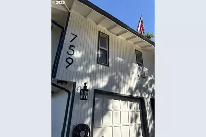 759 S 71st St, Springfield, OR 97478 - Photo 2