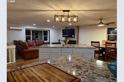 759 S 71st St, Springfield, OR 97478 - Photo 8