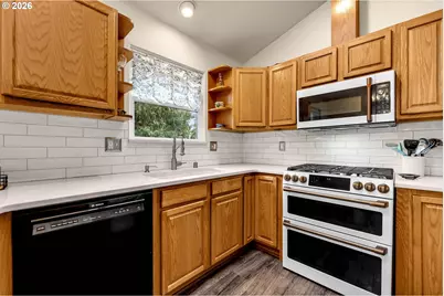 11917 NE 35th Cir, Vancouver, WA 98682 - Photo 8