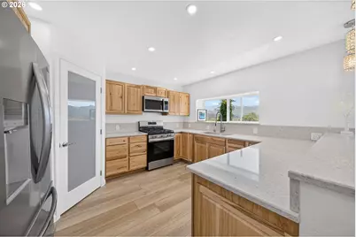 95452 N Bank Rogue River Rd, Gold Beach, OR 97444 - Photo 10