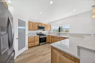 95452 N Bank Rogue River Rd, Gold Beach, OR 97444 - Photo 10