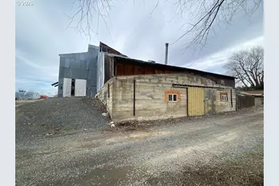 621 John St, Haines, OR 97833 - Photo 4