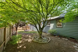 1053 SE Barnes Rd, Gresham, OR 97080 - Photo 16