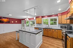 13217 SE Blackberry Cir, Portland, OR 97236 - Photo 16