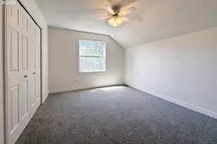 13217 SE Blackberry Cir, Portland, OR 97236 - Photo 32