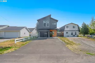 213 SE 1st Ave, Battle Ground, WA 98604 - Photo 2