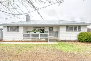 1390 W Orchard Ave, Hermiston, OR 97838 - Photo 1