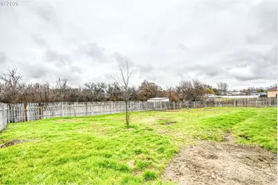 1390 W Orchard Ave, Hermiston, OR 97838 - Photo 32
