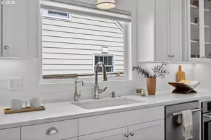 6834 SE Reed College Pl, Portland, OR 97202 - Photo 12