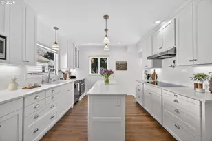 6834 SE Reed College Pl, Portland, OR 97202 - Photo 10