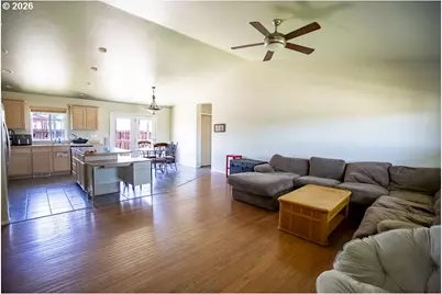 114 18th St, La Grande, OR 97850 - Photo 2