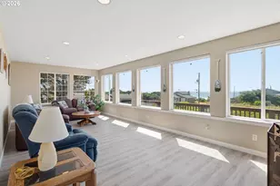 539 SW Park St, Newport, OR 97365 - Photo 6