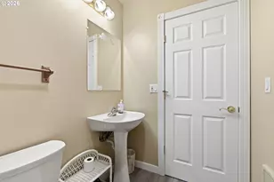 539 SW Park St, Newport, OR 97365 - Photo 16