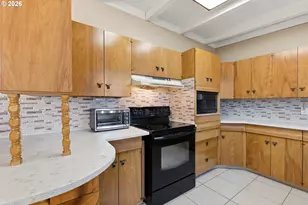 539 SW Park St, Newport, OR 97365 - Photo 32