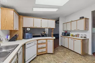 13620 SW Beef Bend Rd, Portland, OR 97224 - Photo 6