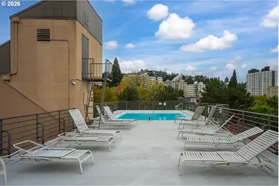 2021 SW Main St #32, Portland, OR 97205 - Photo 38