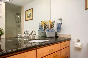 2021 SW Main St, Portland, OR 97205 - Photo 22