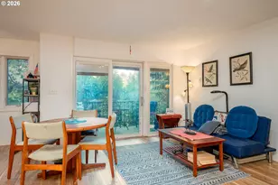 2021 SW Main St, Portland, OR 97205 - Photo 6