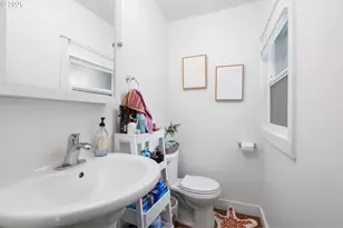 12425 SW 7th St, Beaverton, OR 97005 - Photo 12
