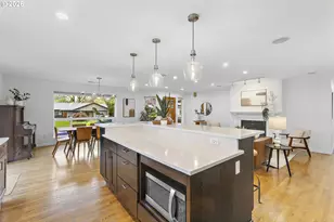 4704 SW 53rd Ave, Portland, OR 97221 - Photo 8