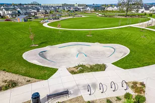 8291 SE Crescent Dr, Hillsboro, OR 97123 - Photo 28