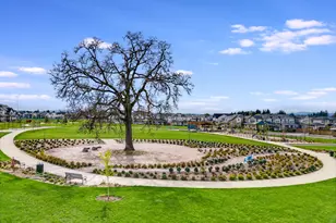 8291 SE Crescent Dr, Hillsboro, OR 97123 - Photo 28