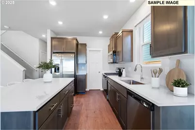 8291 SE Crescent Dr, Hillsboro, OR 97123 - Photo 4