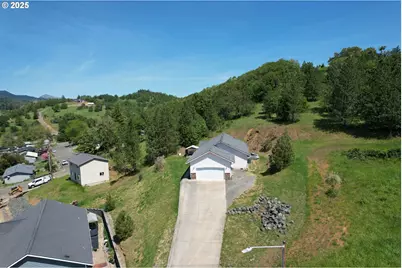1357 NE Ballard Ct, Myrtle Creek, OR 97457 - Photo 26