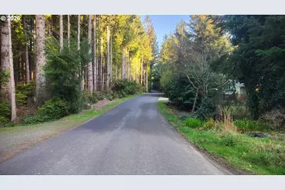 5046 N Loftus Rd, Florence, OR 97439 - Photo 12