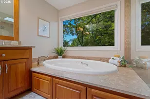13852 Taylors Crest Ln, Lake Oswego, OR 97035 - Photo 24