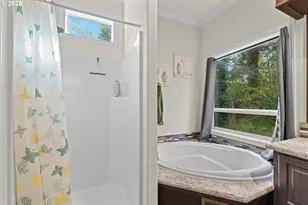 565 Shorepines Ct, Coos Bay, OR 97420 - Photo 24