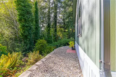 565 Shorepines Ct, Coos Bay, OR 97420 - Photo 32