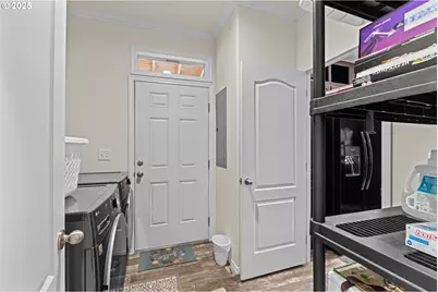 565 Shorepines Ct, Coos Bay, OR 97420 - Photo 12