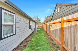 8516 N Calhoun Ave, Portland, OR 97203 - Photo 32