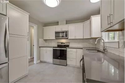 13651 SW 63rd Ave, Portland, OR 97219 - Photo 12