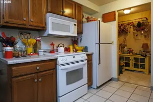 18521 SE Woodcock Ave, Milwaukie, OR 97267 - Photo 6