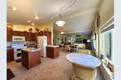 1230 Deady St, Port Orford, OR 97465 - Photo 12