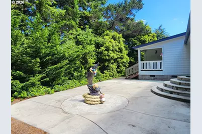 1230 Deady St, Port Orford, OR 97465 - Photo 32
