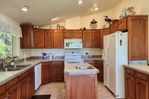 1230 Deady St, Port Orford, OR 97465 - Photo 6