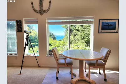 1230 Deady St, Port Orford, OR 97465 - Photo 10