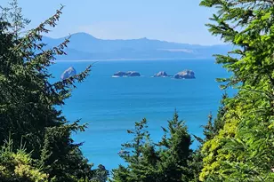 1230 Deady St, Port Orford, OR 97465 - Photo 2