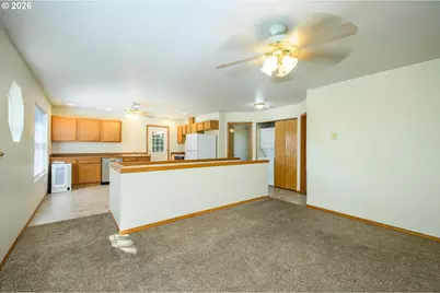 1411 NE Logan St, McMinnville, OR 97128 - Photo 8