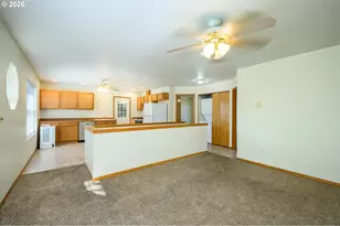 1411 NE Logan St, McMinnville, OR 97128 - Photo 8