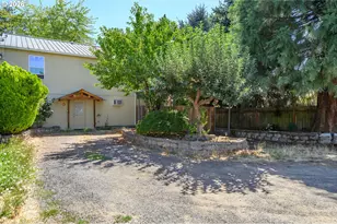 1411 NE Logan St, McMinnville, OR 97128 - Photo 44