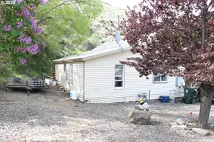 831 Place St, Baker City, OR 97814 - Photo 2