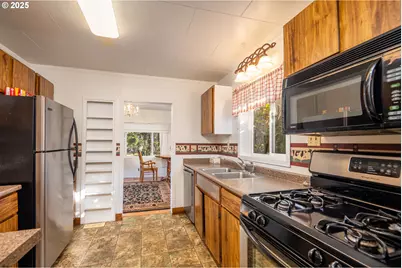 177 SE Egbert Ave, Siletz, OR 97380 - Photo 10